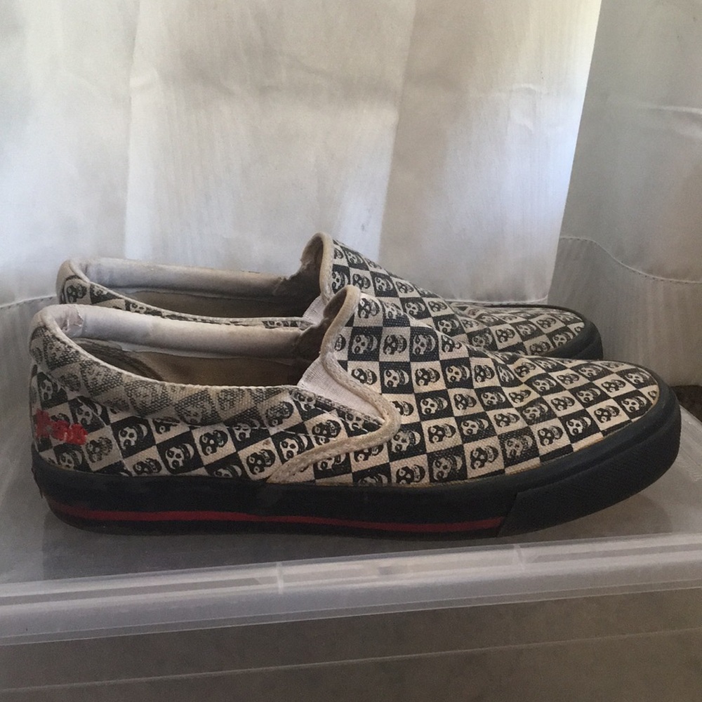 [SOLD]Vision Street Wear Misfits slip on sz 5.5